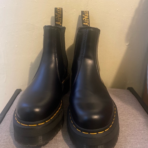 Dr. Martens Shoes - DR MARTENS 2976 SMOOTH LEATHER PLATFORM CHELSEA BOOTS